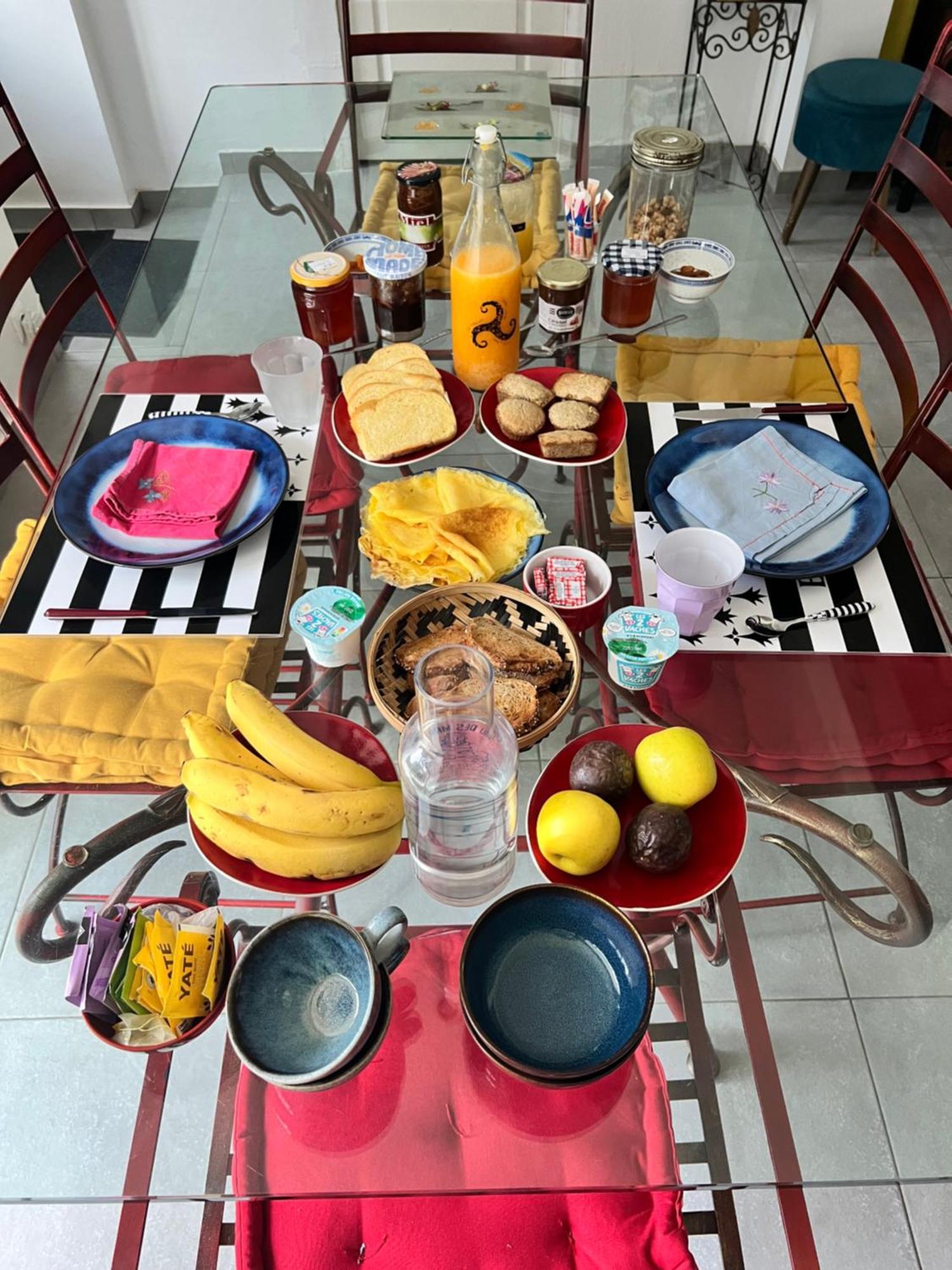 Maison D'Hotes Ty Belle Saint-Guen ภายนอก รูปภาพ